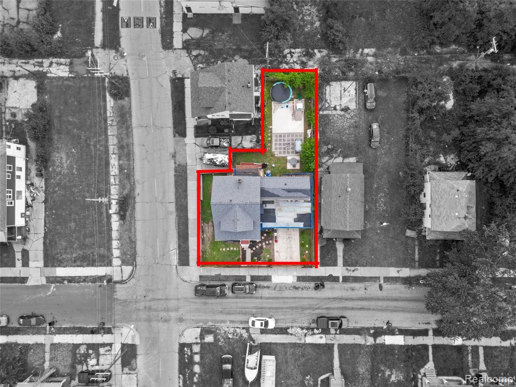 main property photo 32