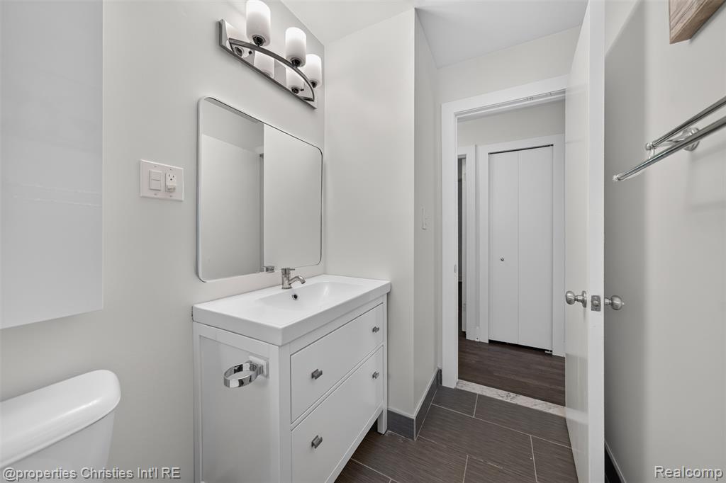 property viewer photo 18