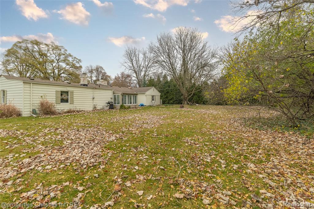 main property photo 22