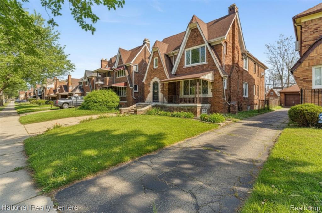 main property photo 43