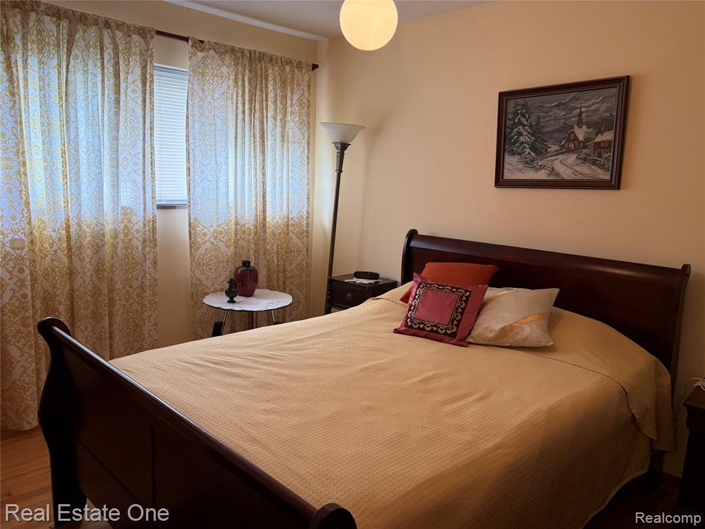 property viewer photo 10