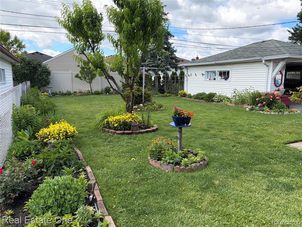 property viewer photo 25
