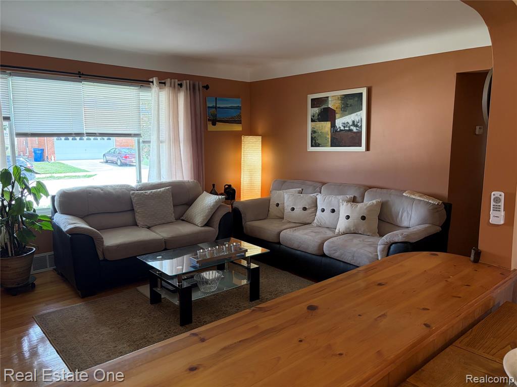 property viewer photo 6