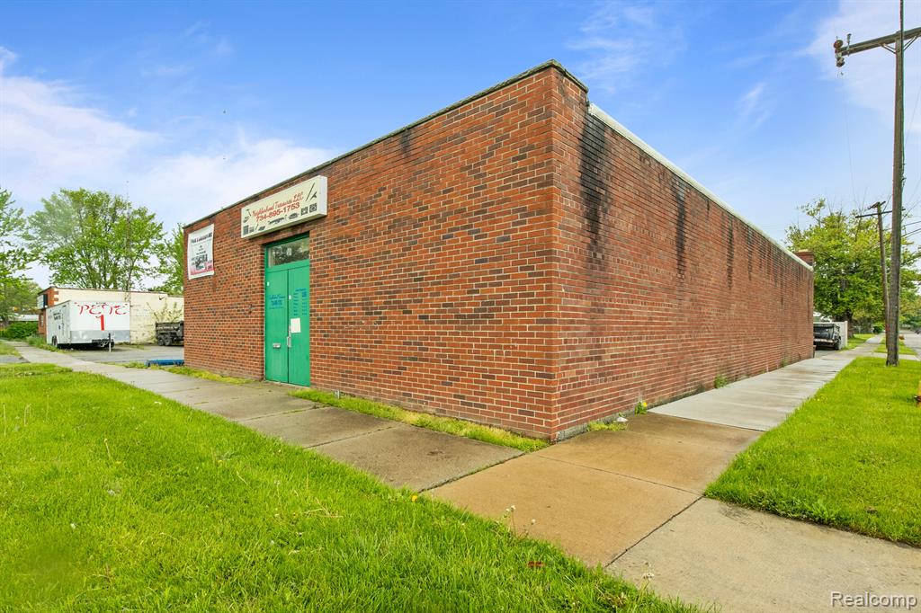 main property photo 2