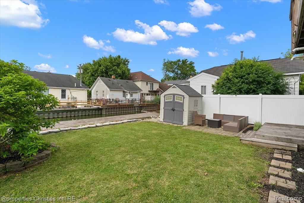 main property photo 40