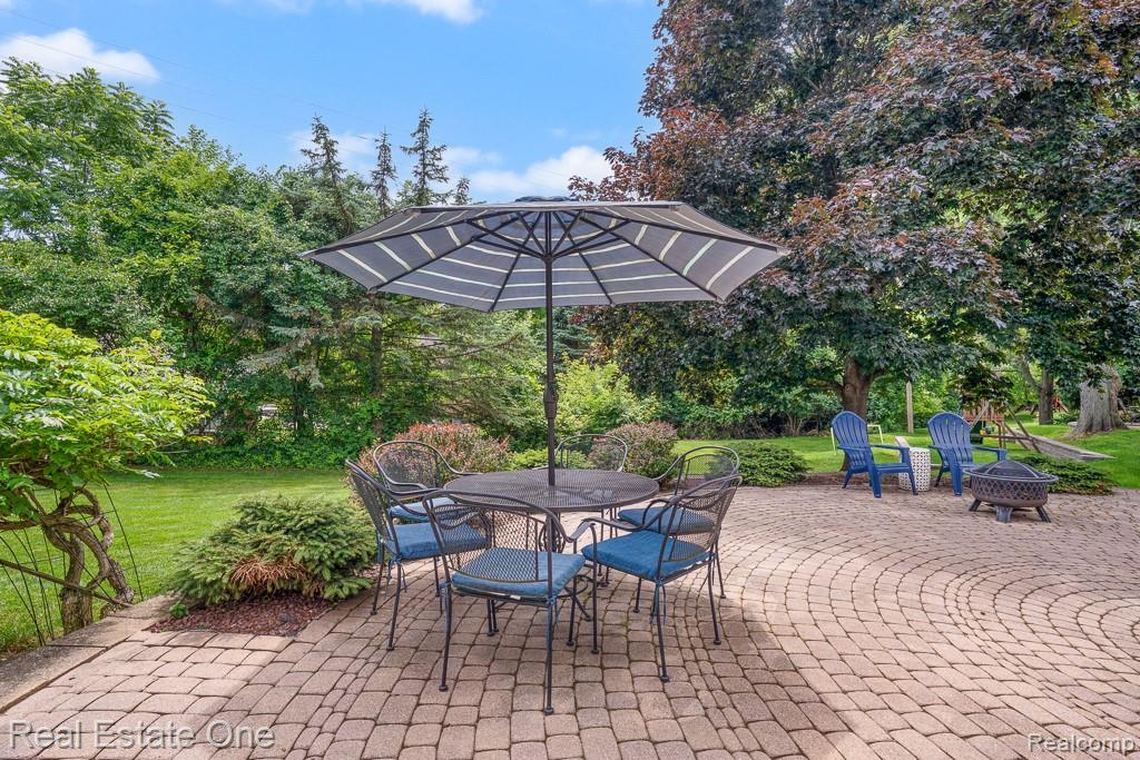 main property photo 35