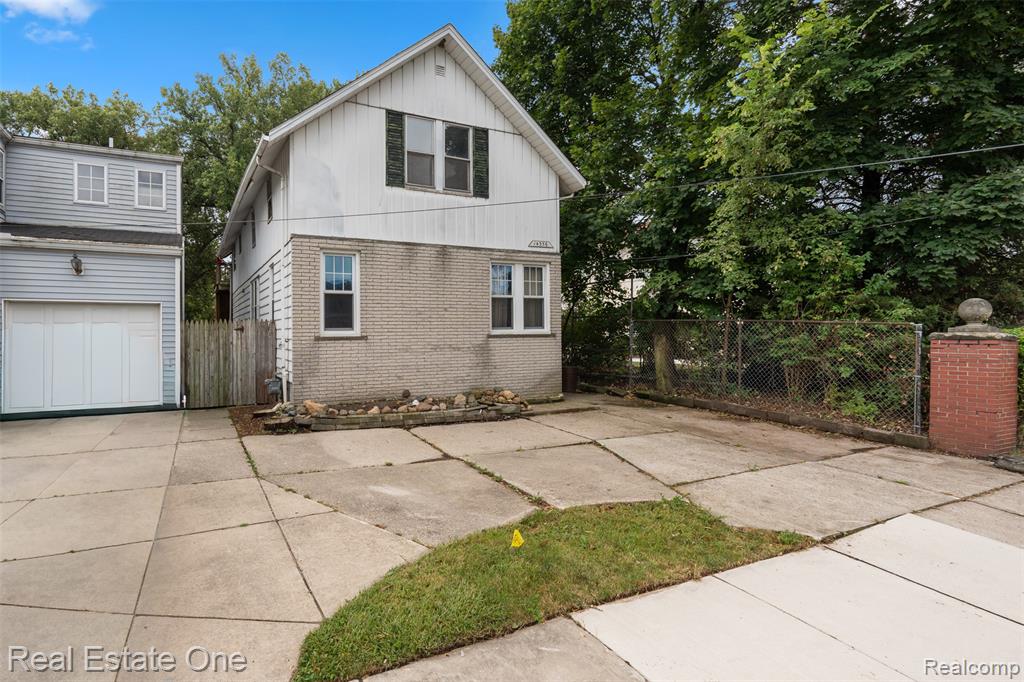 main property photo 9