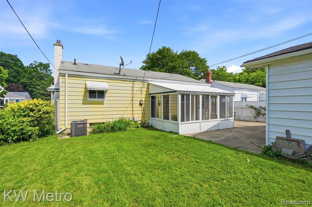 main property photo 13