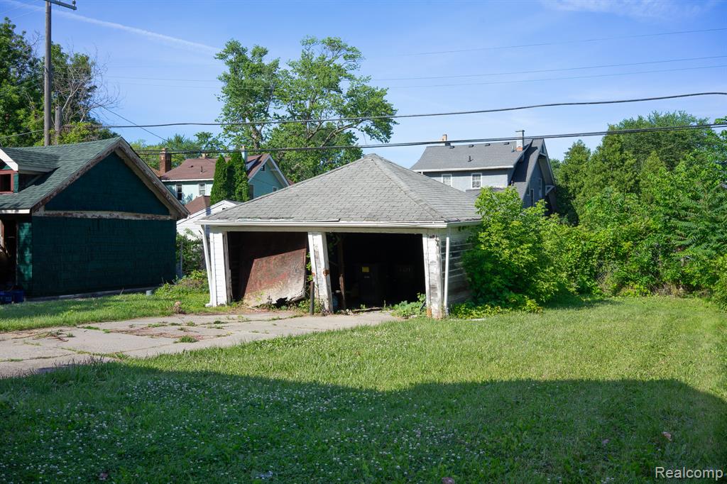 main property photo 24