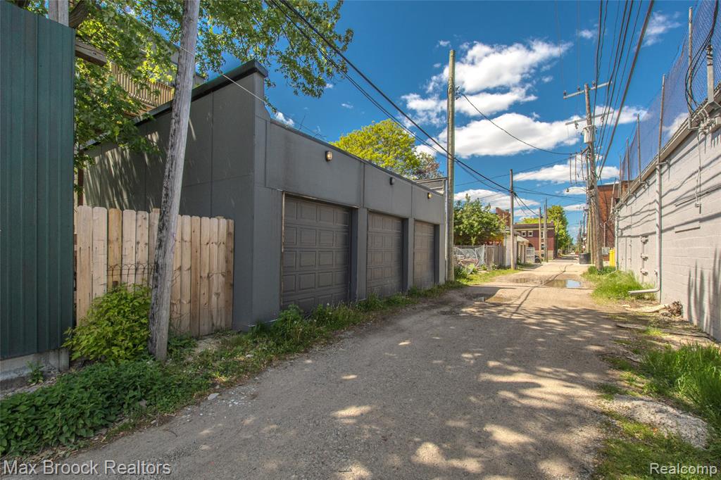 main property photo 58