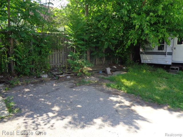 main property photo 23