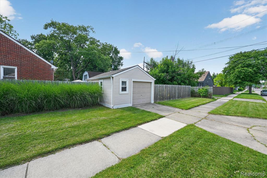 main property photo 38