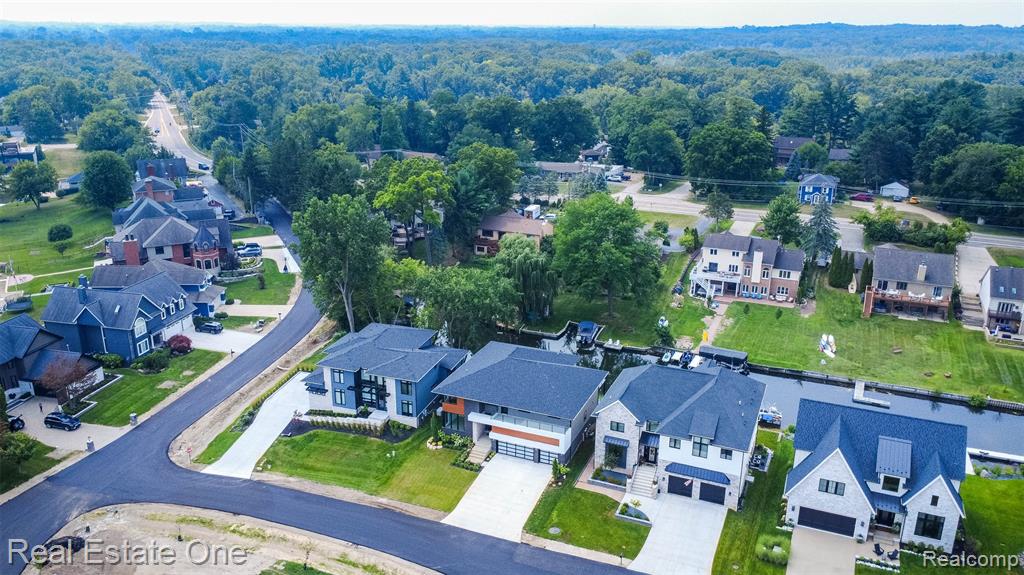 main property photo 78