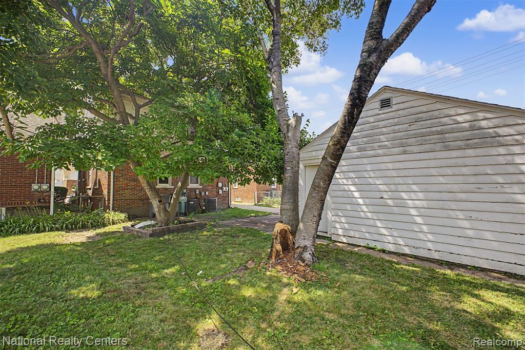 main property photo 38