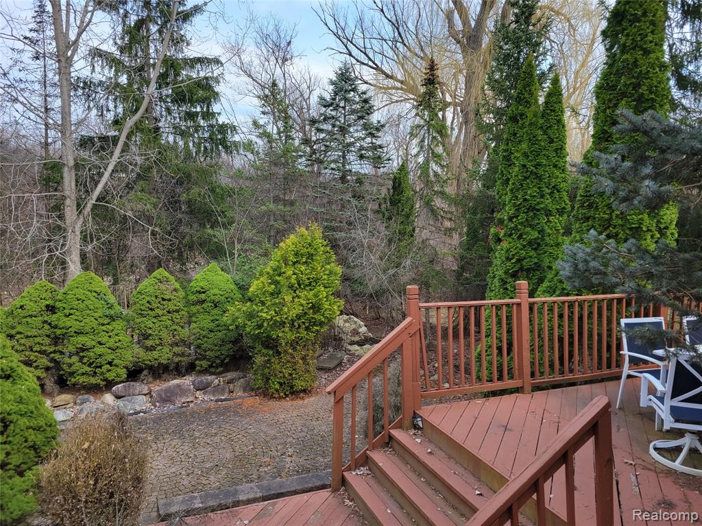 main property photo 17
