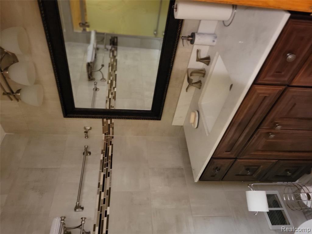 main property photo 81