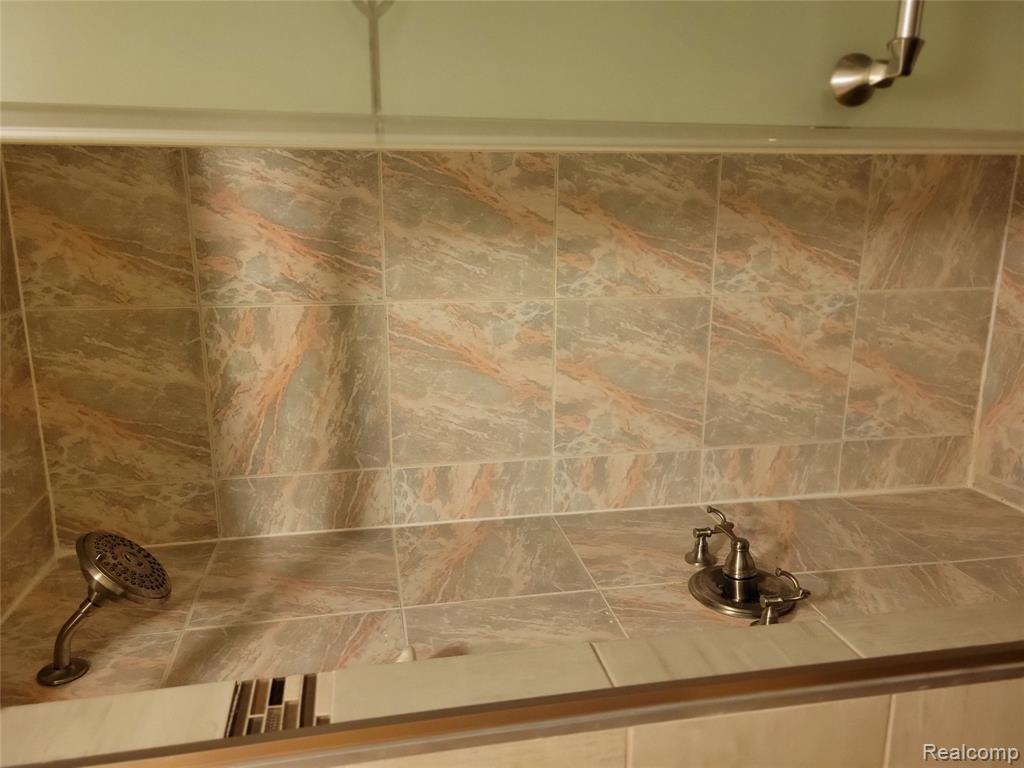 main property photo 83