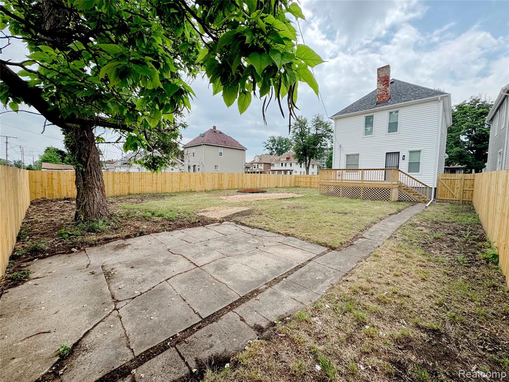 main property photo 11
