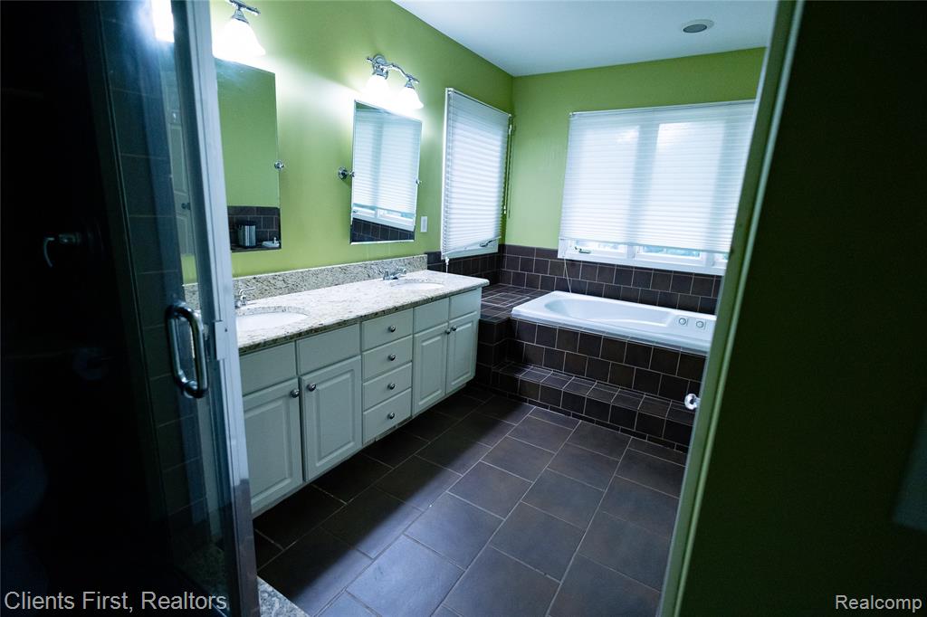 property viewer photo 20
