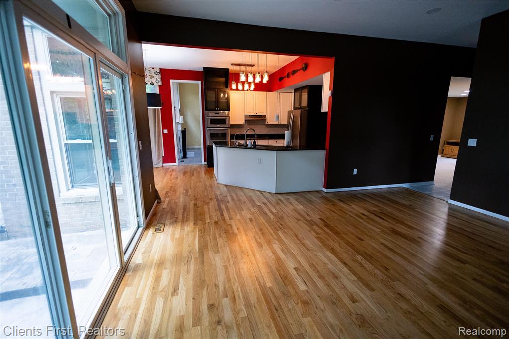 property viewer photo 8