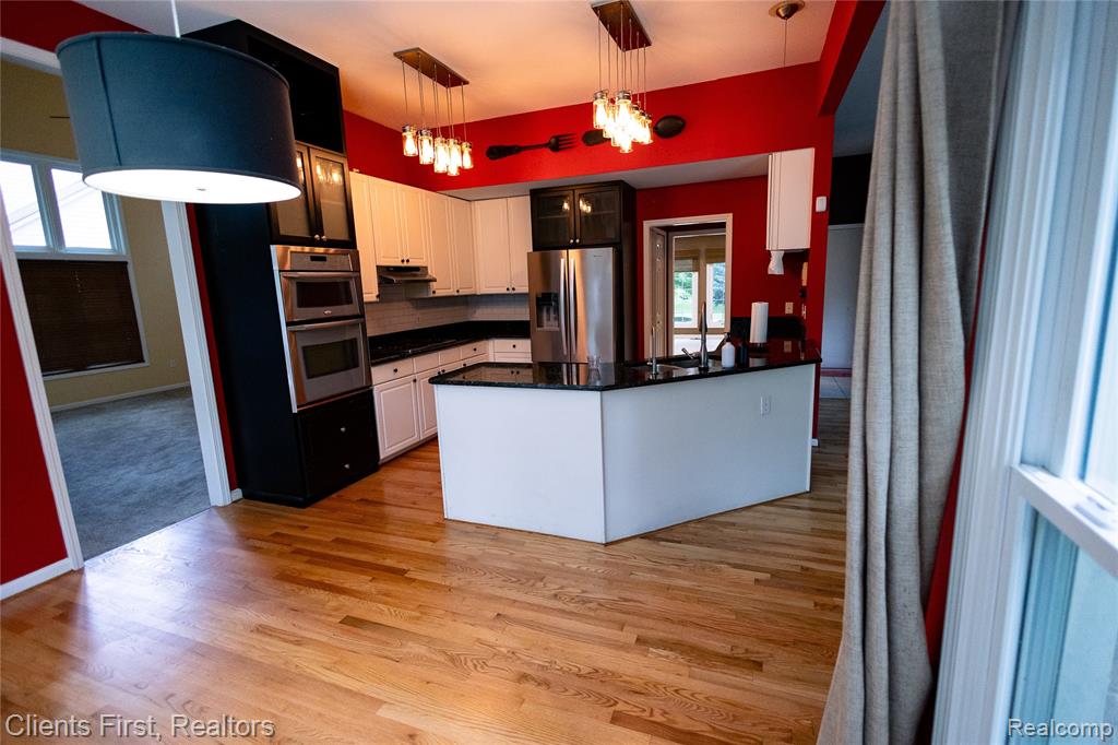 property viewer photo 9