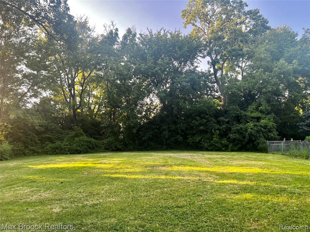 main property photo 10