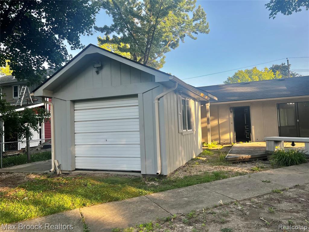 main property photo 11