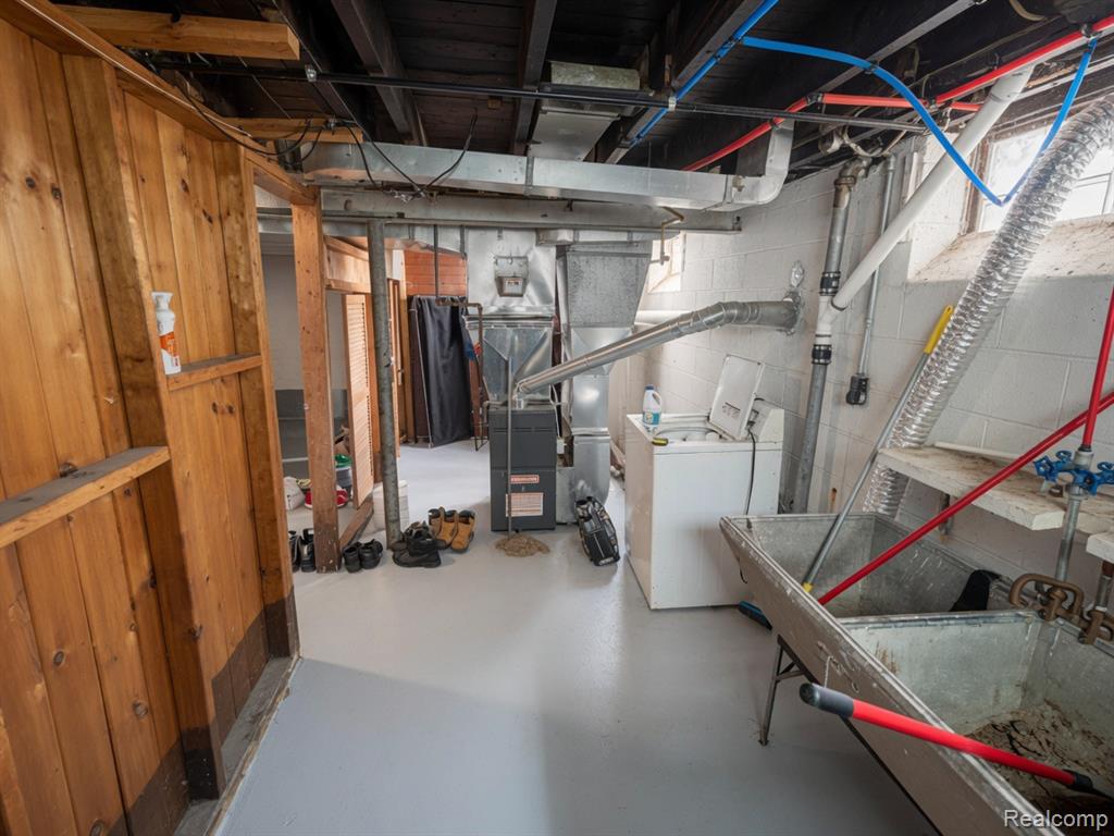 main property photo 8