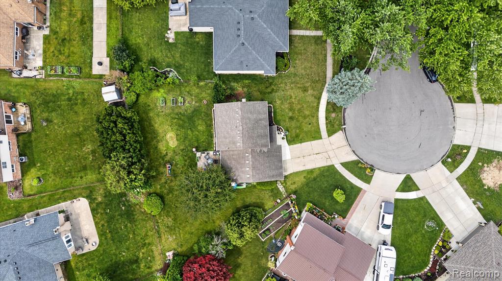 main property photo 45