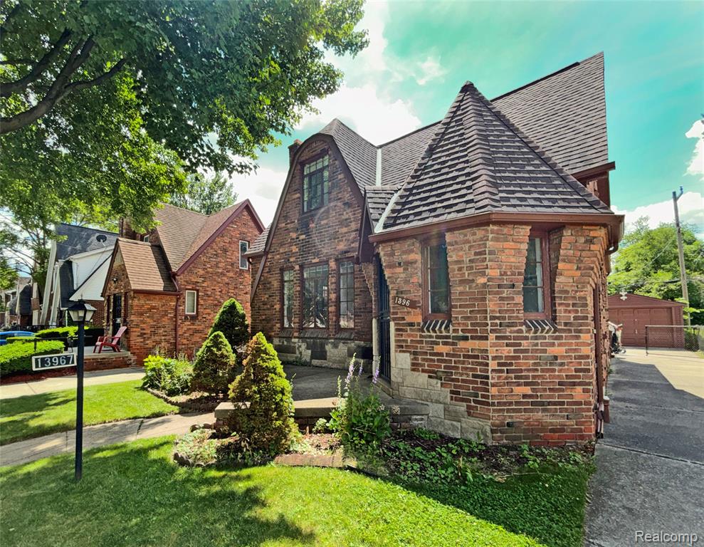 main property photo 28