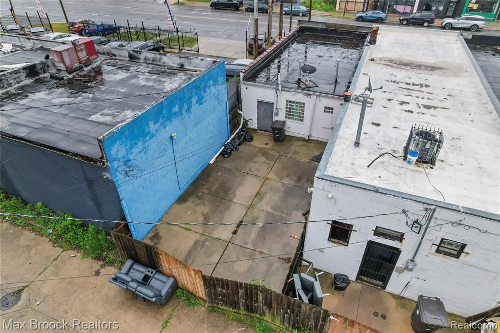 main property photo 11