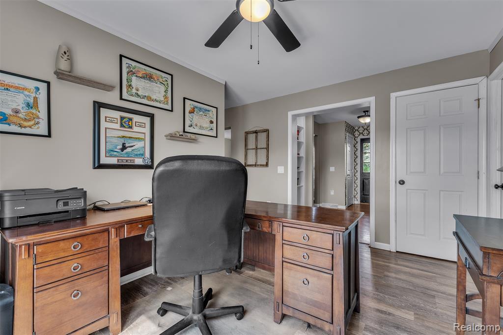 main property photo 31