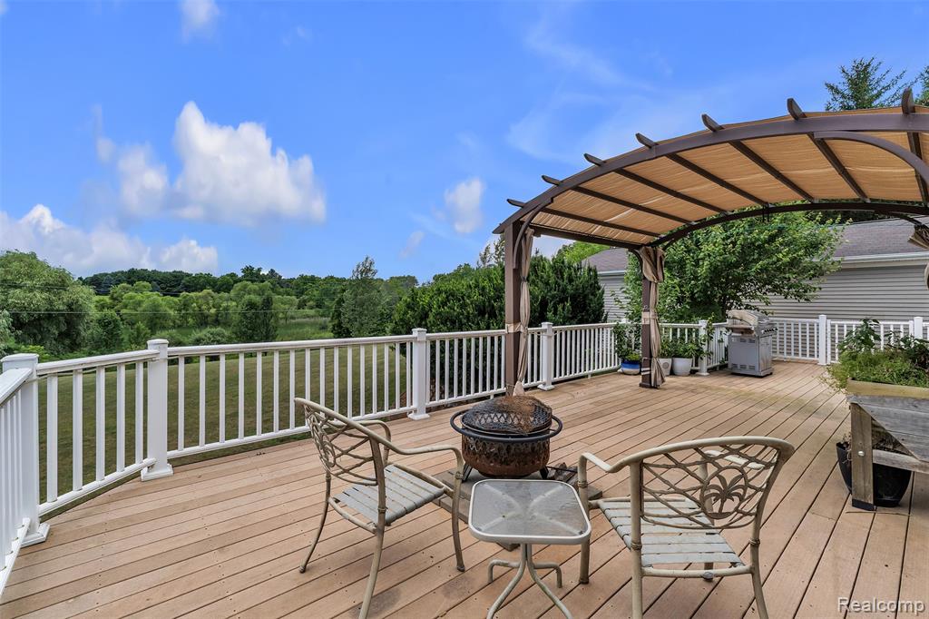 main property photo 67