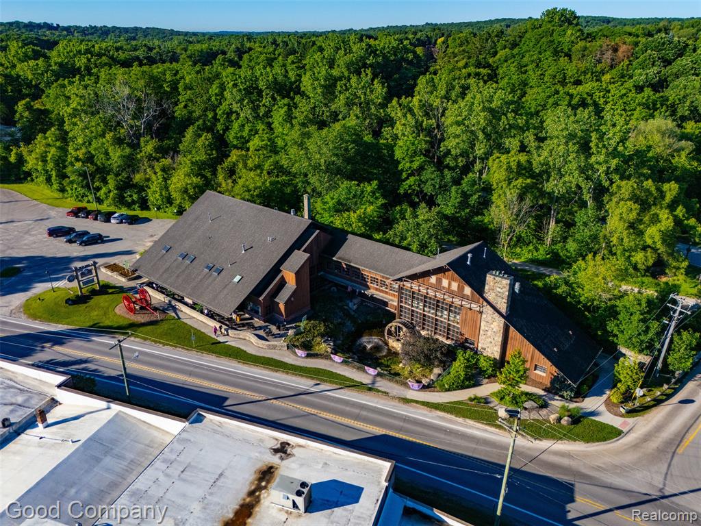 main property photo 23