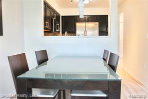 property viewer photo 7