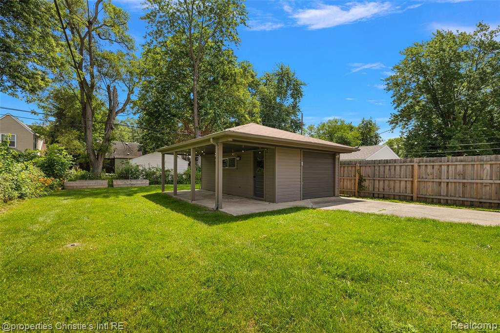 main property photo 36