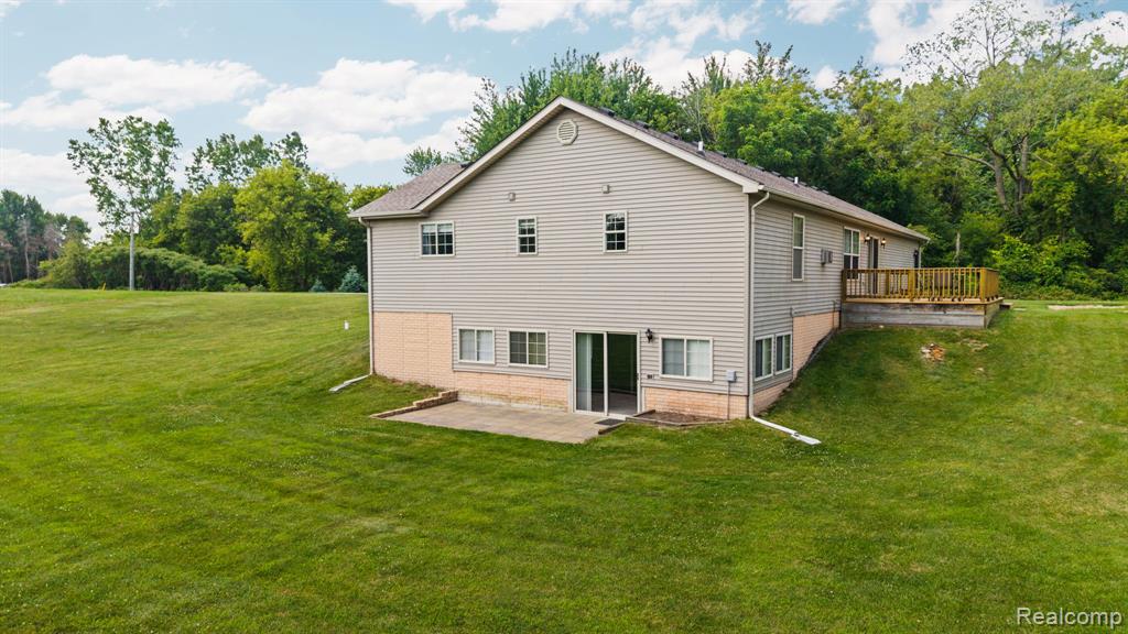 main property photo 14