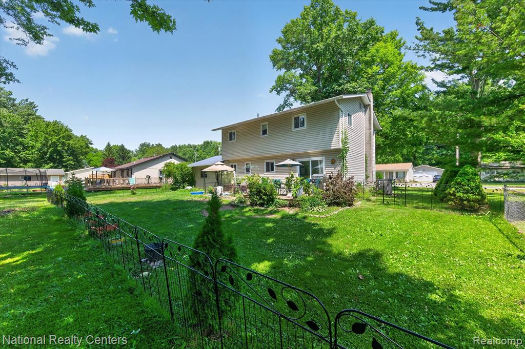 main property photo 34