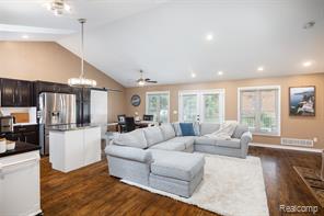 property viewer photo 2