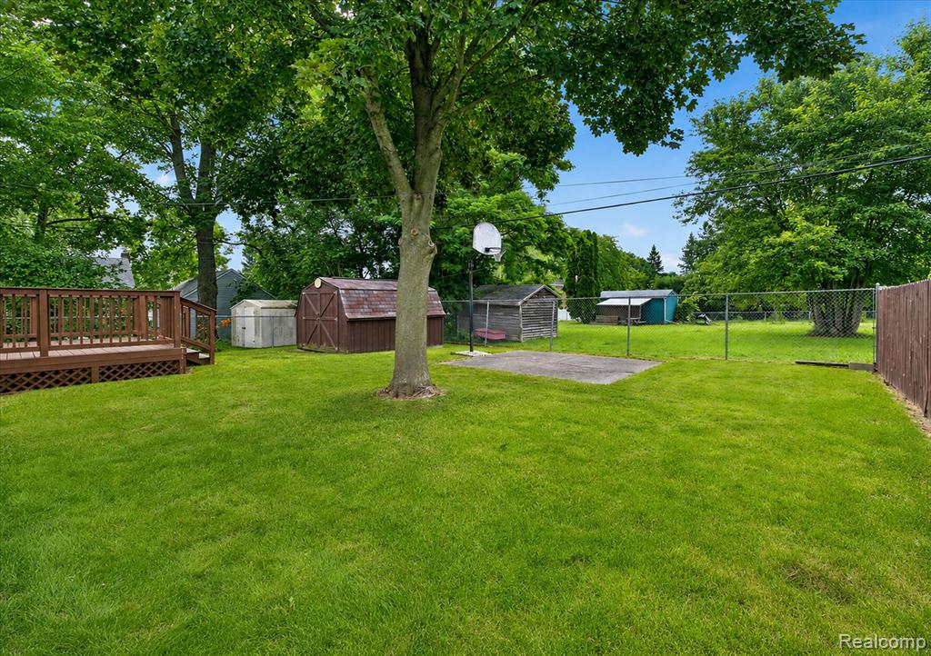 main property photo 27