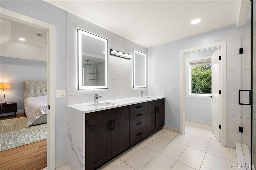property viewer photo 20