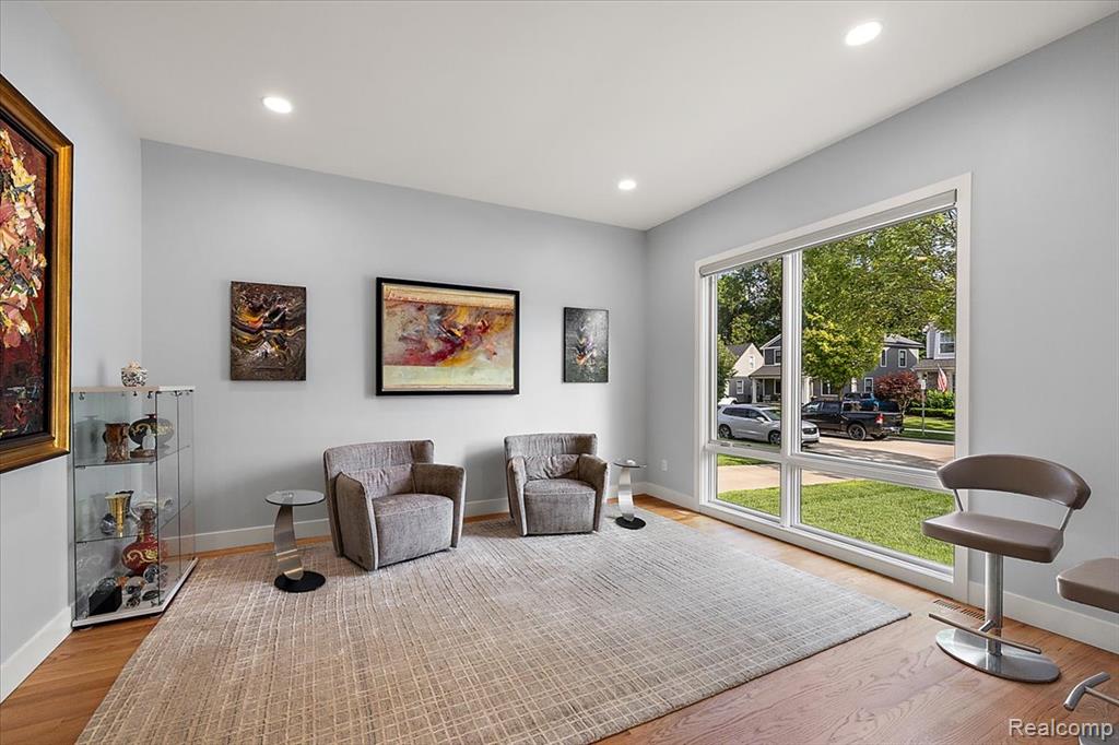 property viewer photo 4