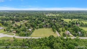 main property photo 11