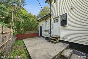 main property photo 40