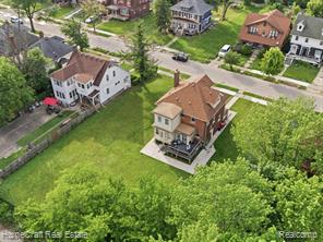 main property photo 9