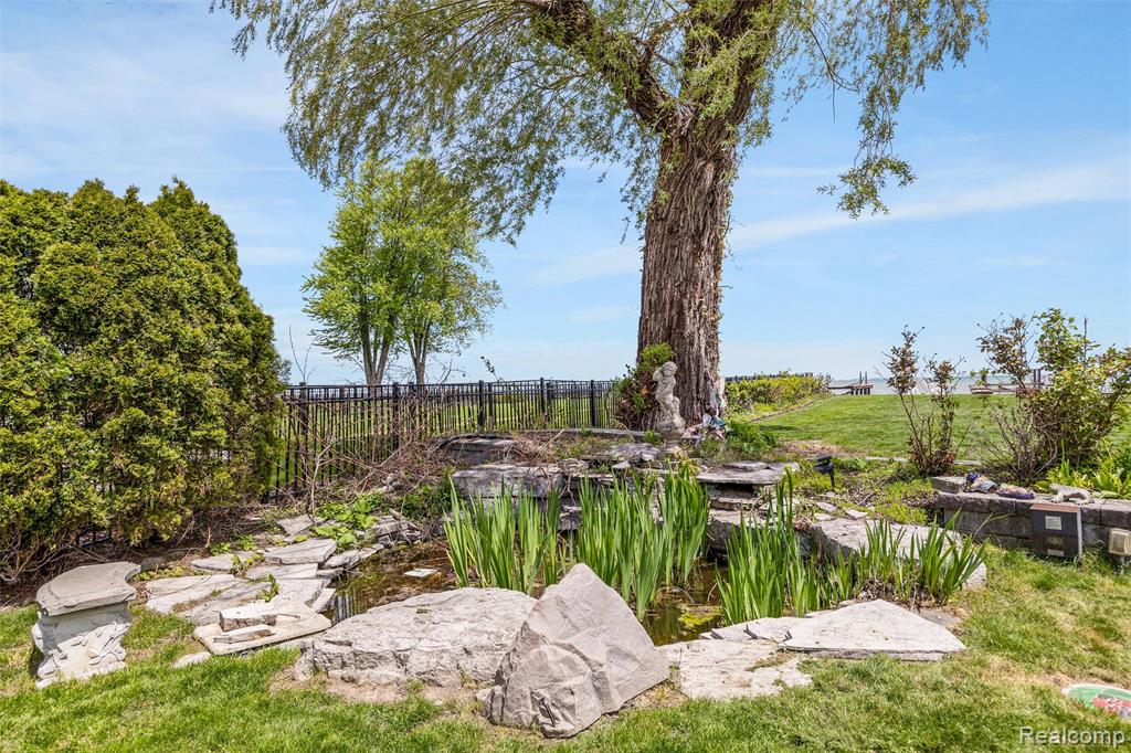 main property photo 44