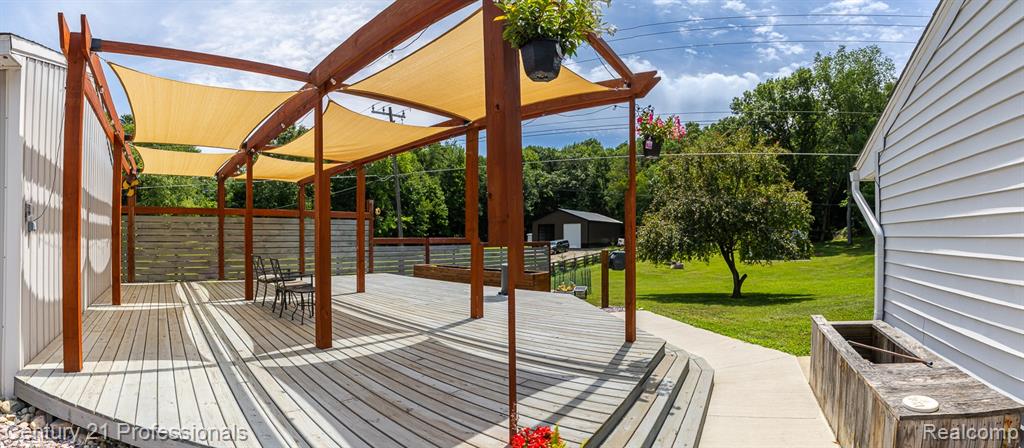 main property photo 37