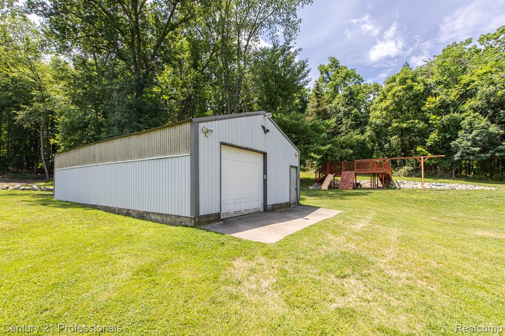 main property photo 40
