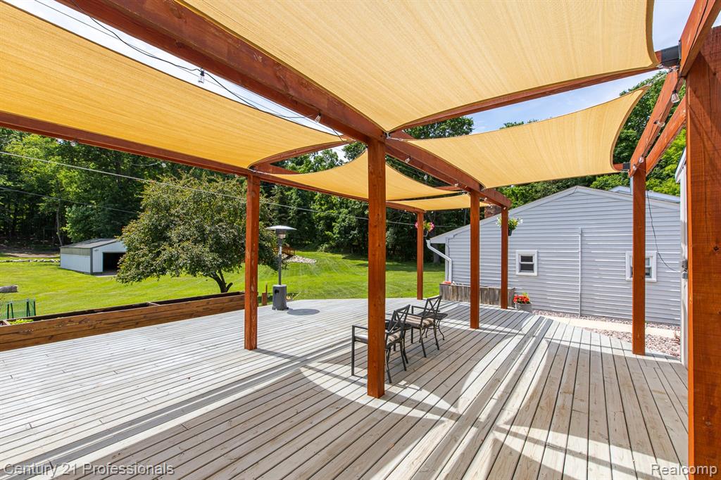 main property photo 41
