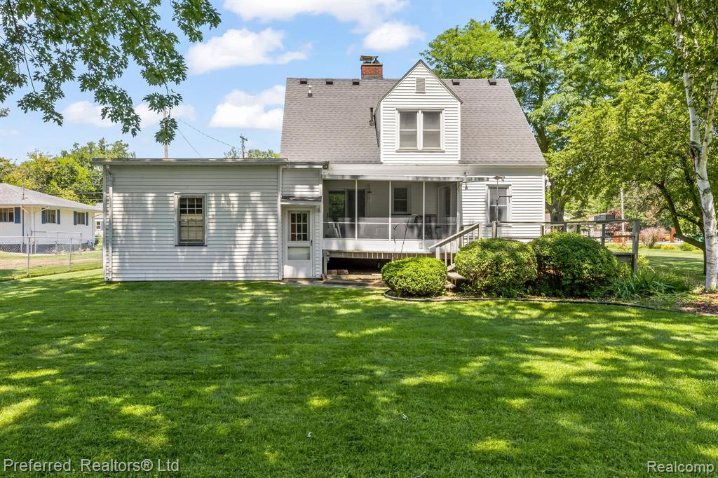 main property photo 28